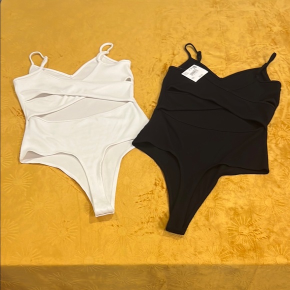 Women’s bodysuit Set of two- Black and White Cut Out Back - Picture 2 of 4